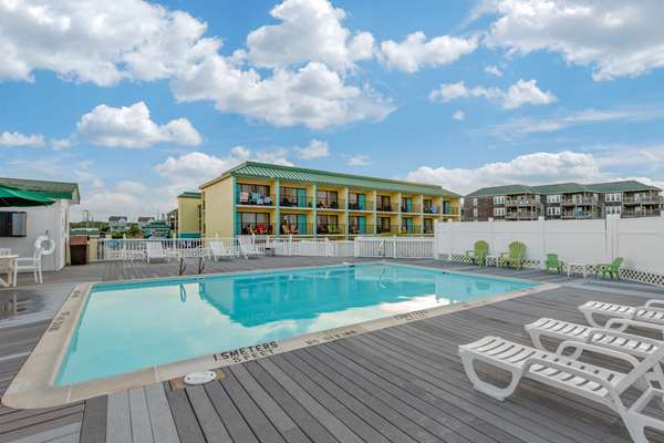 Pool - Quality Inn Carolina Oceanfront Kill Devil Hills