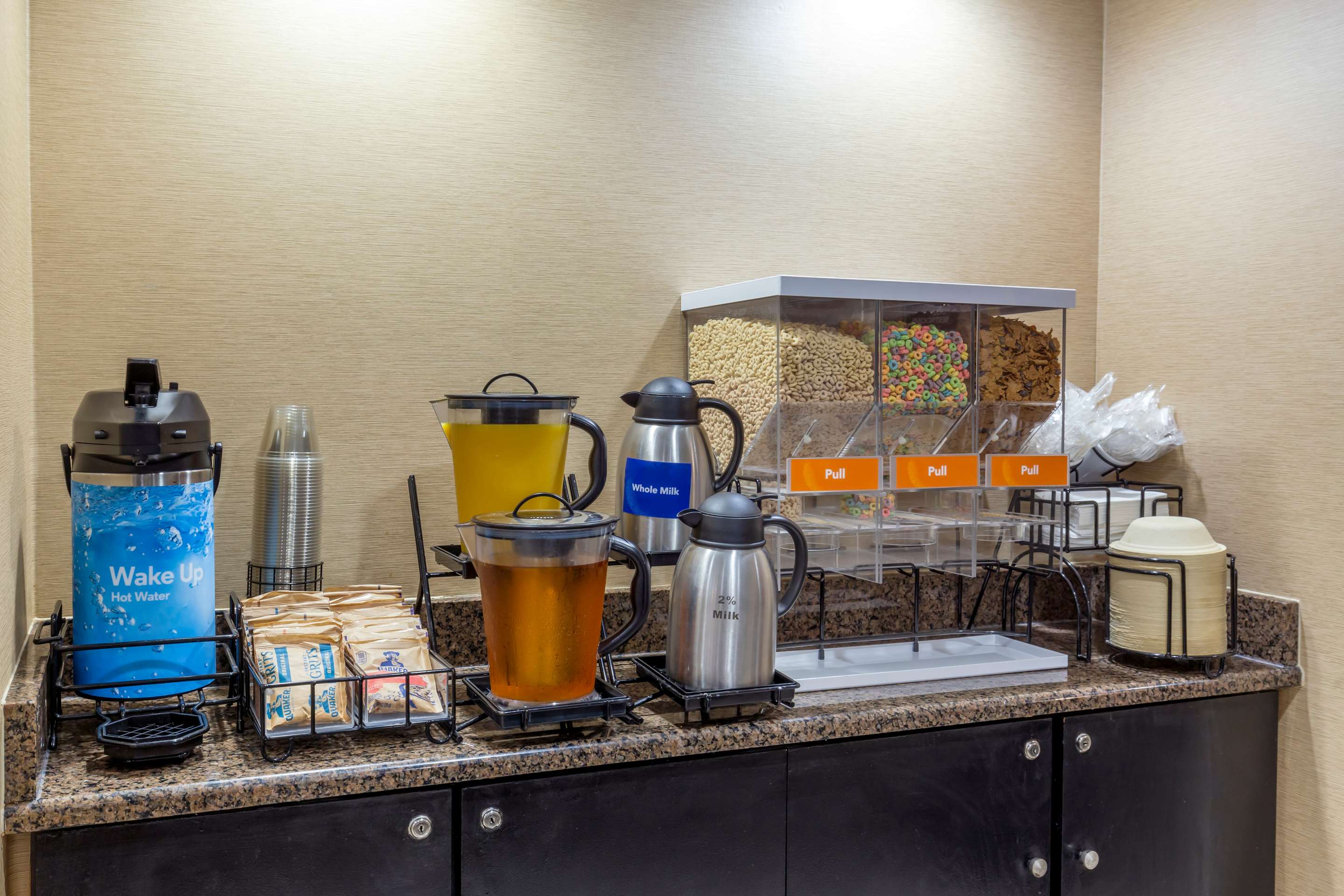 Breakfast counter | Comfort Inn University Durham - Chapel Hill