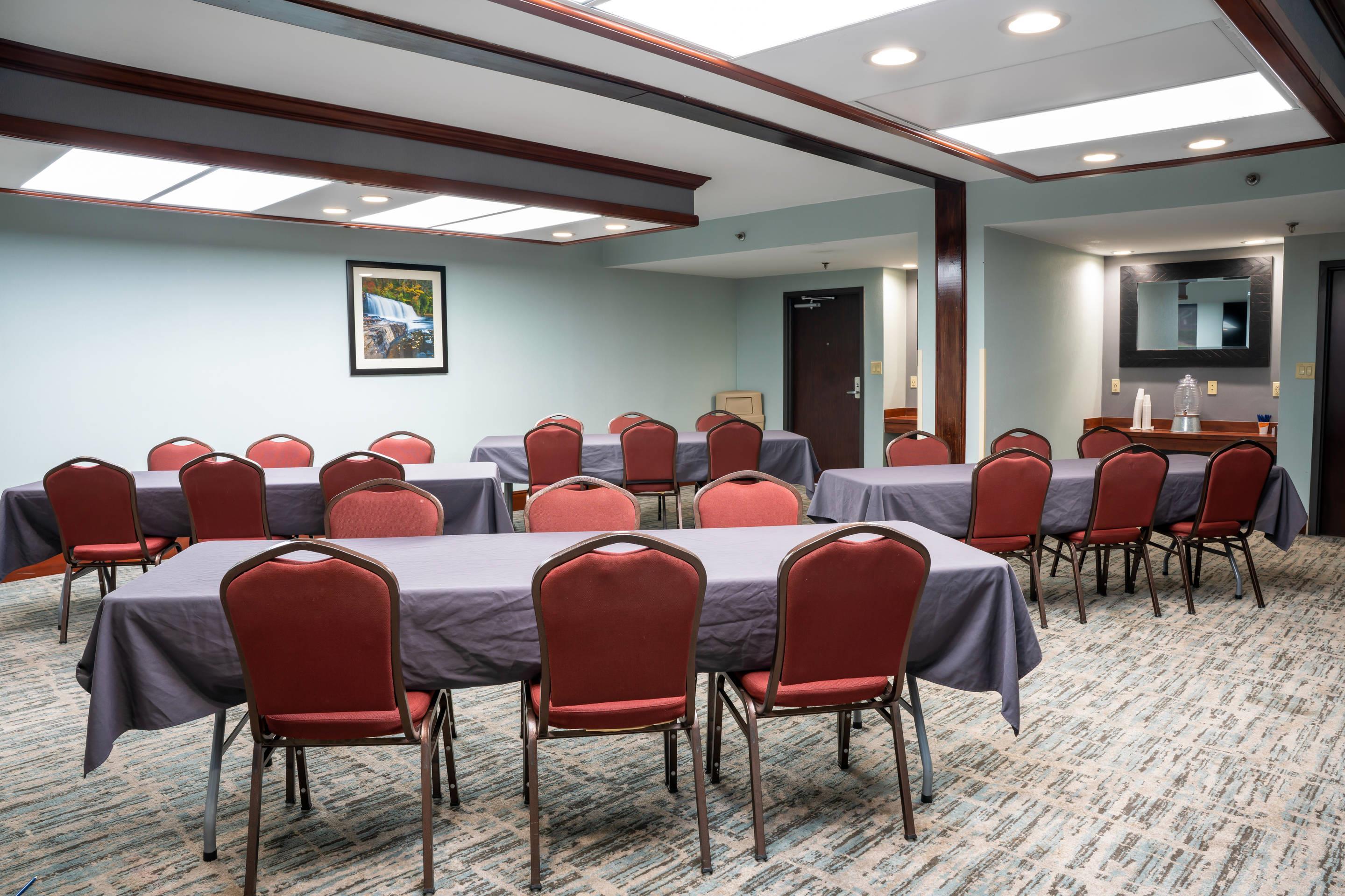 Biltmore Meeting Room | Comfort Suites Outlet Center