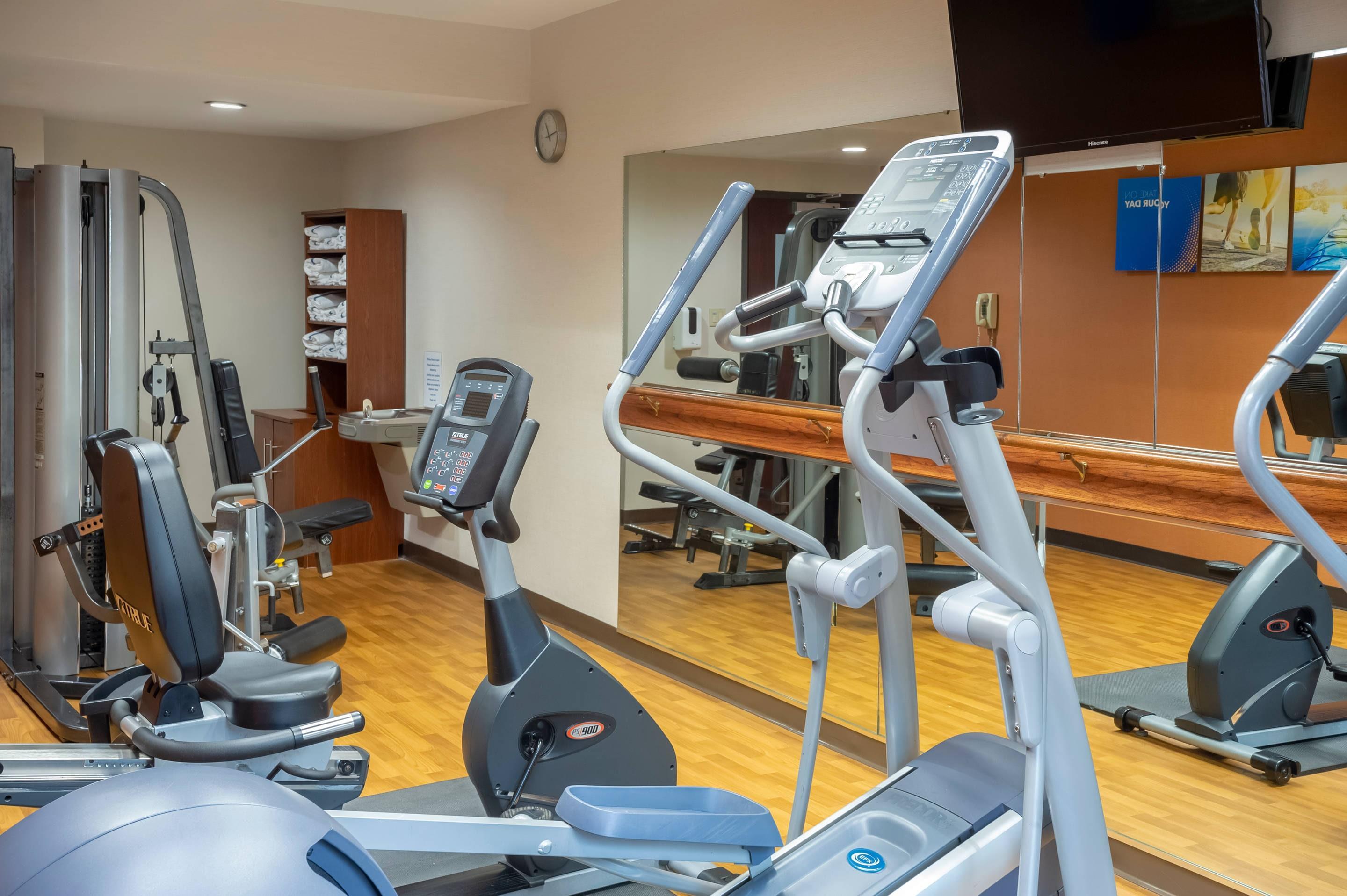 Fitness center | Comfort Suites Outlet Center