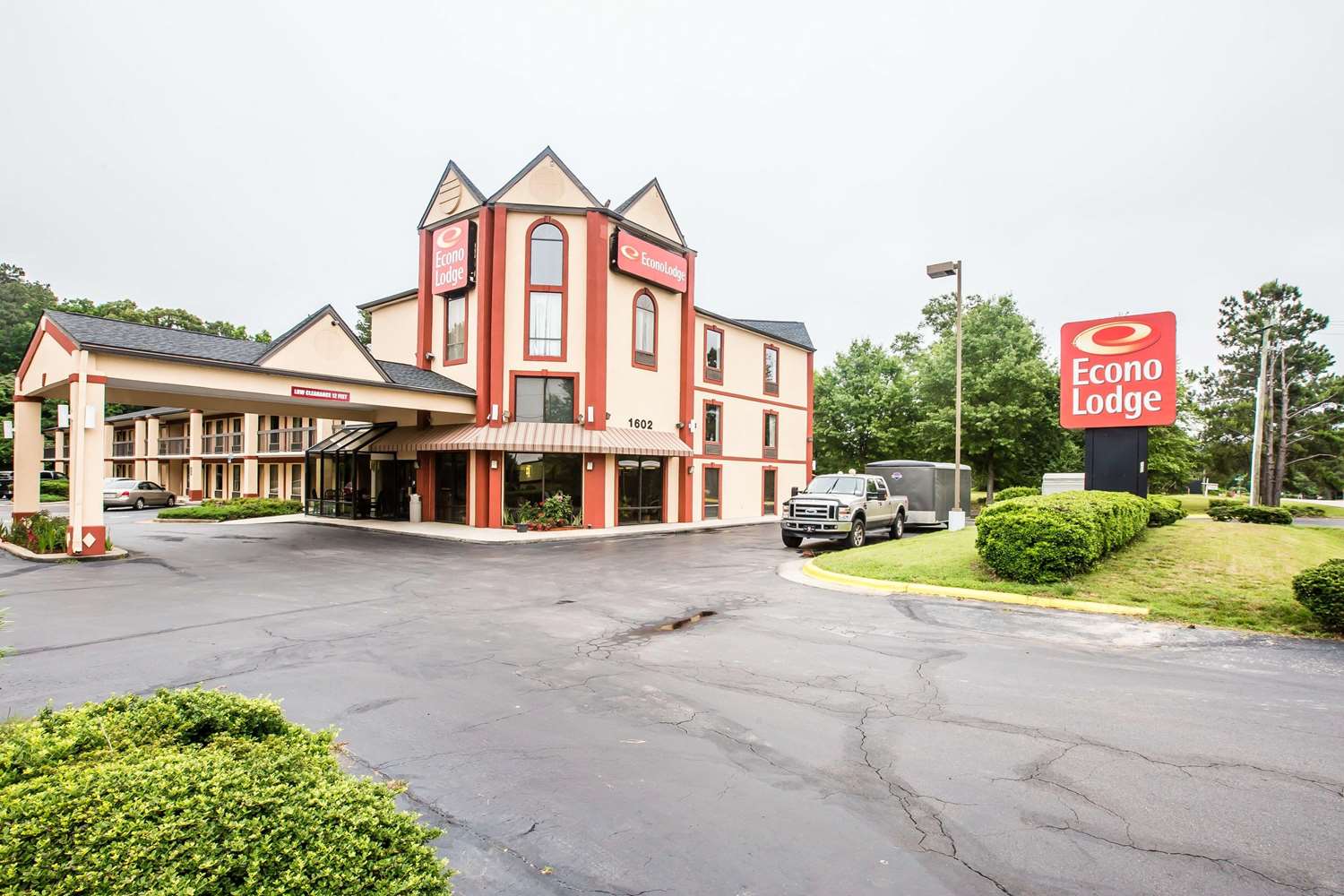 Econo Lodge Garner, NC See Discounts
