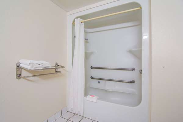  - Econo Lodge Garner