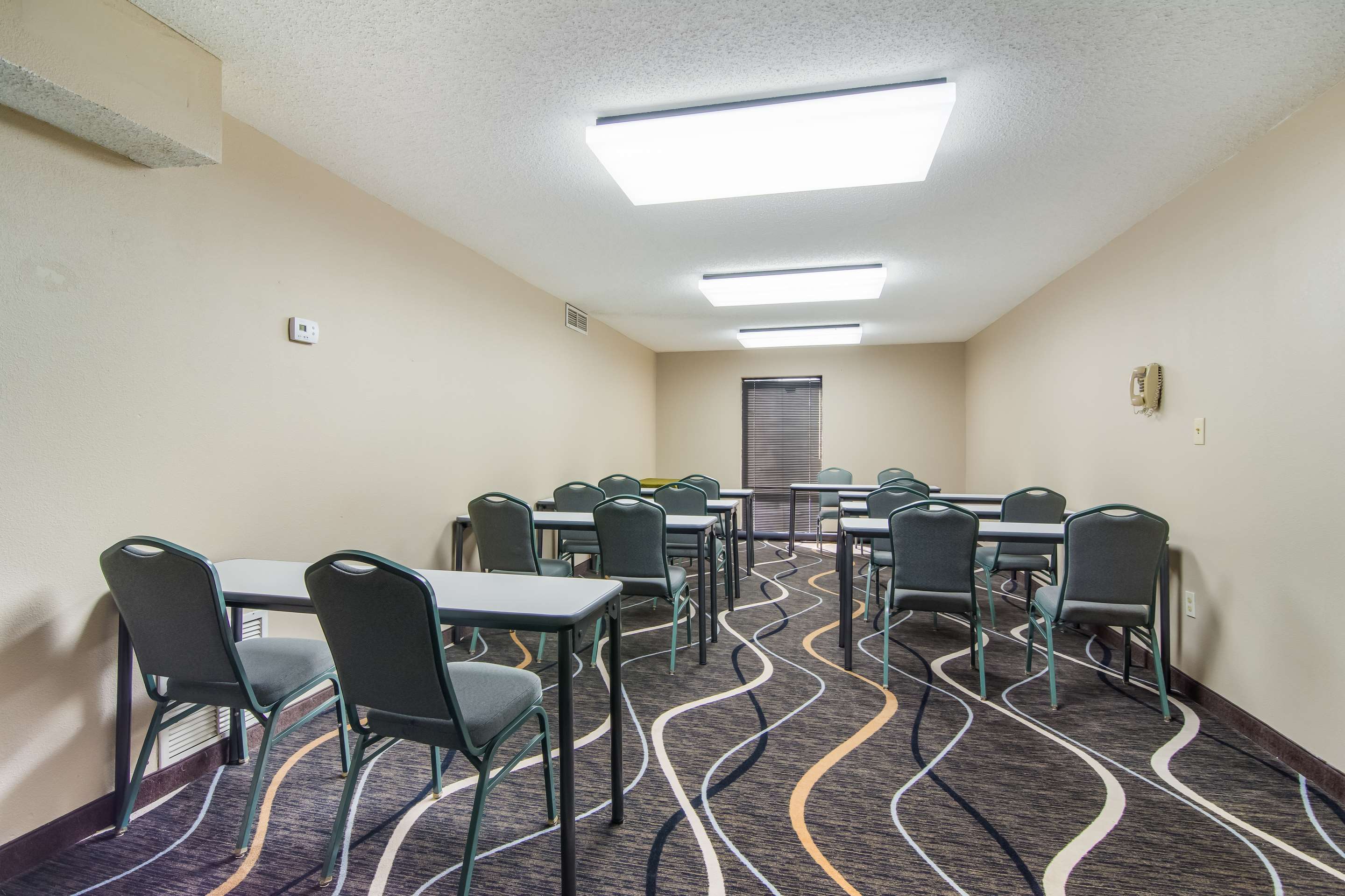 Meeting room | Econo Lodge South Garner