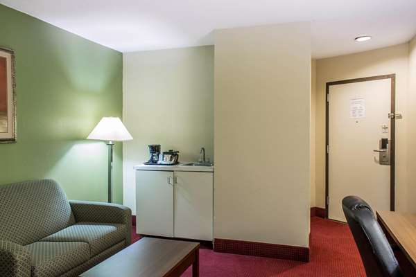 Suite - Quality Inn Selma - I-95, Exit 97