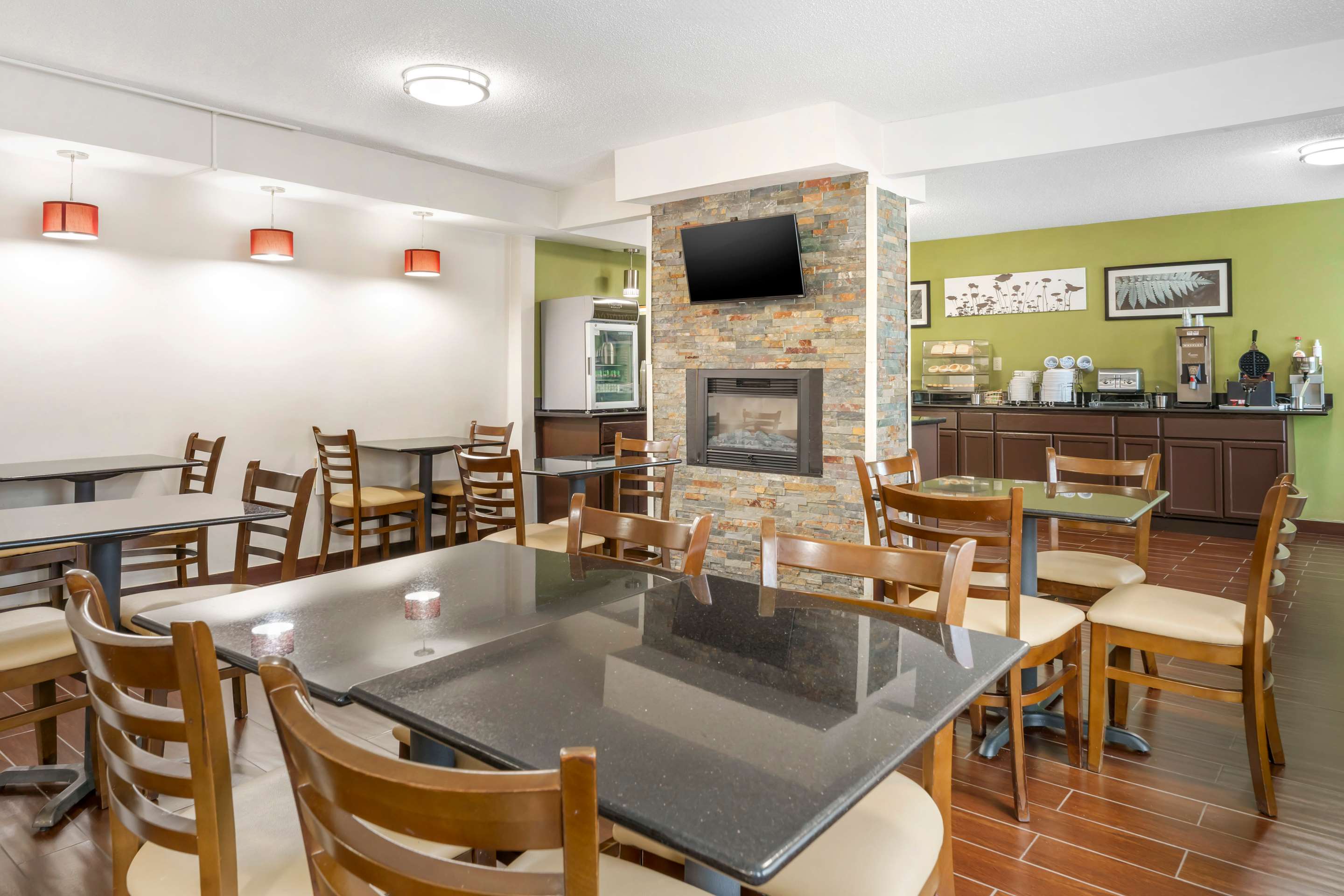 Enjoy breakfast in this seating area | Sleep Inn