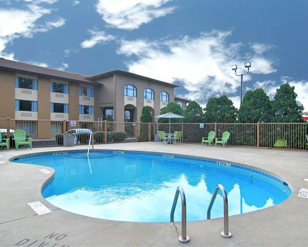 Pool - Quality Inn Lincolnton