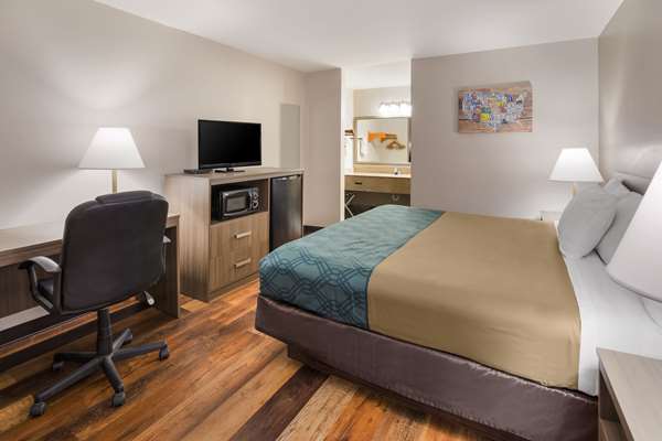  - Econo Lodge Hendersonville - I-26, Exit 49