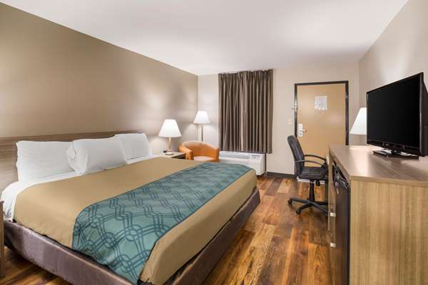  - Econo Lodge Hendersonville - I-26, Exit 49