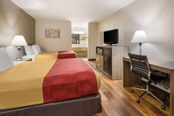  - Econo Lodge Hendersonville - I-26, Exit 49