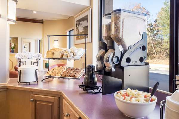 Amenities - Econo Lodge Hendersonville - I-26, Exit 49