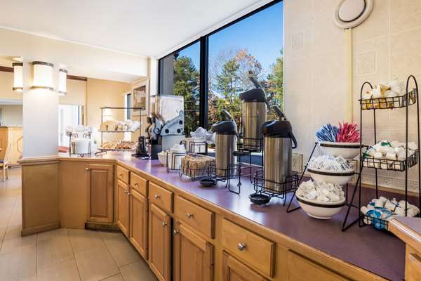 Amenities - Econo Lodge Hendersonville - I-26, Exit 49