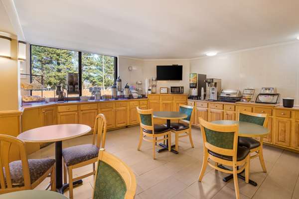 Amenities - Econo Lodge Hendersonville - I-26, Exit 49