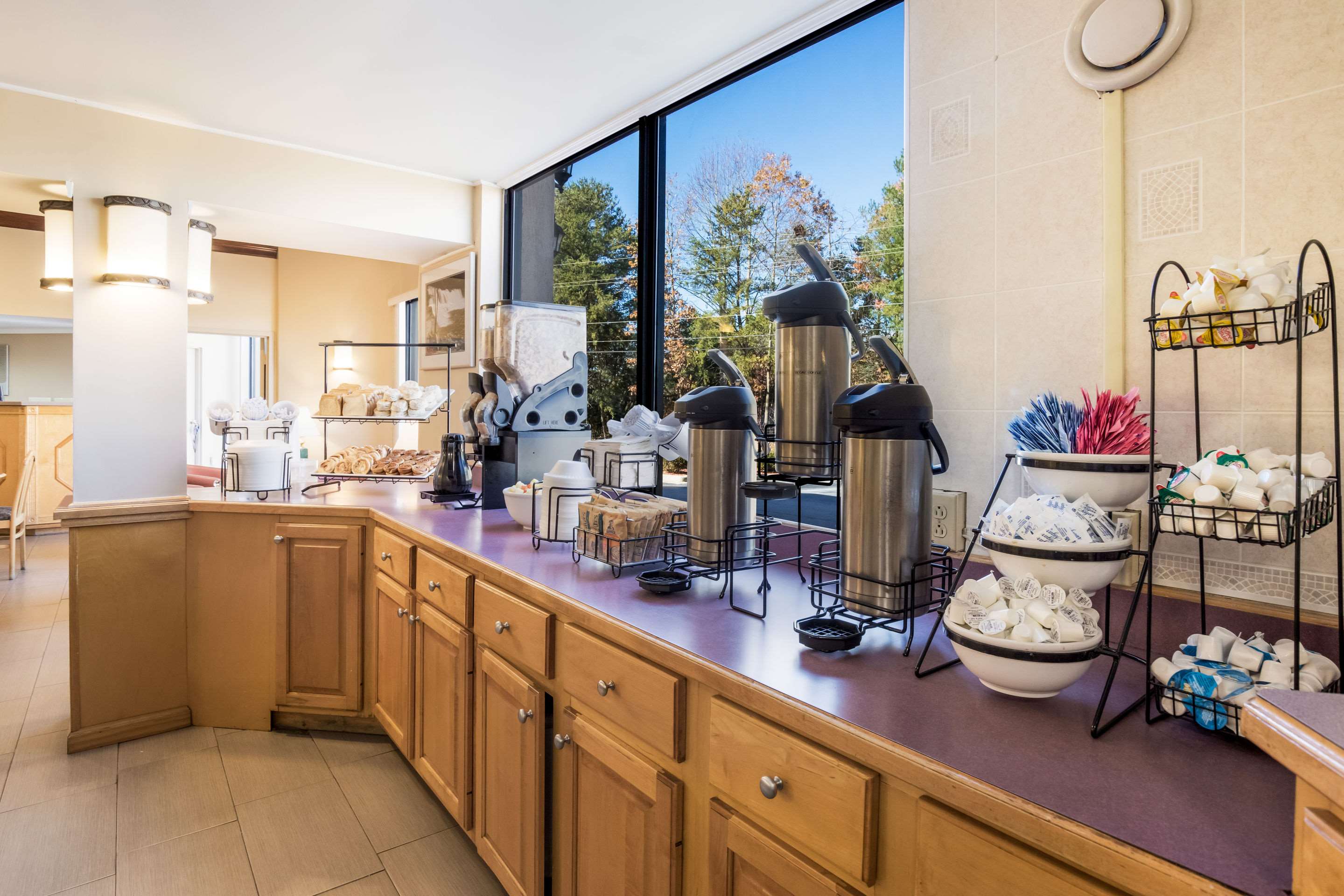 Breakfast counter