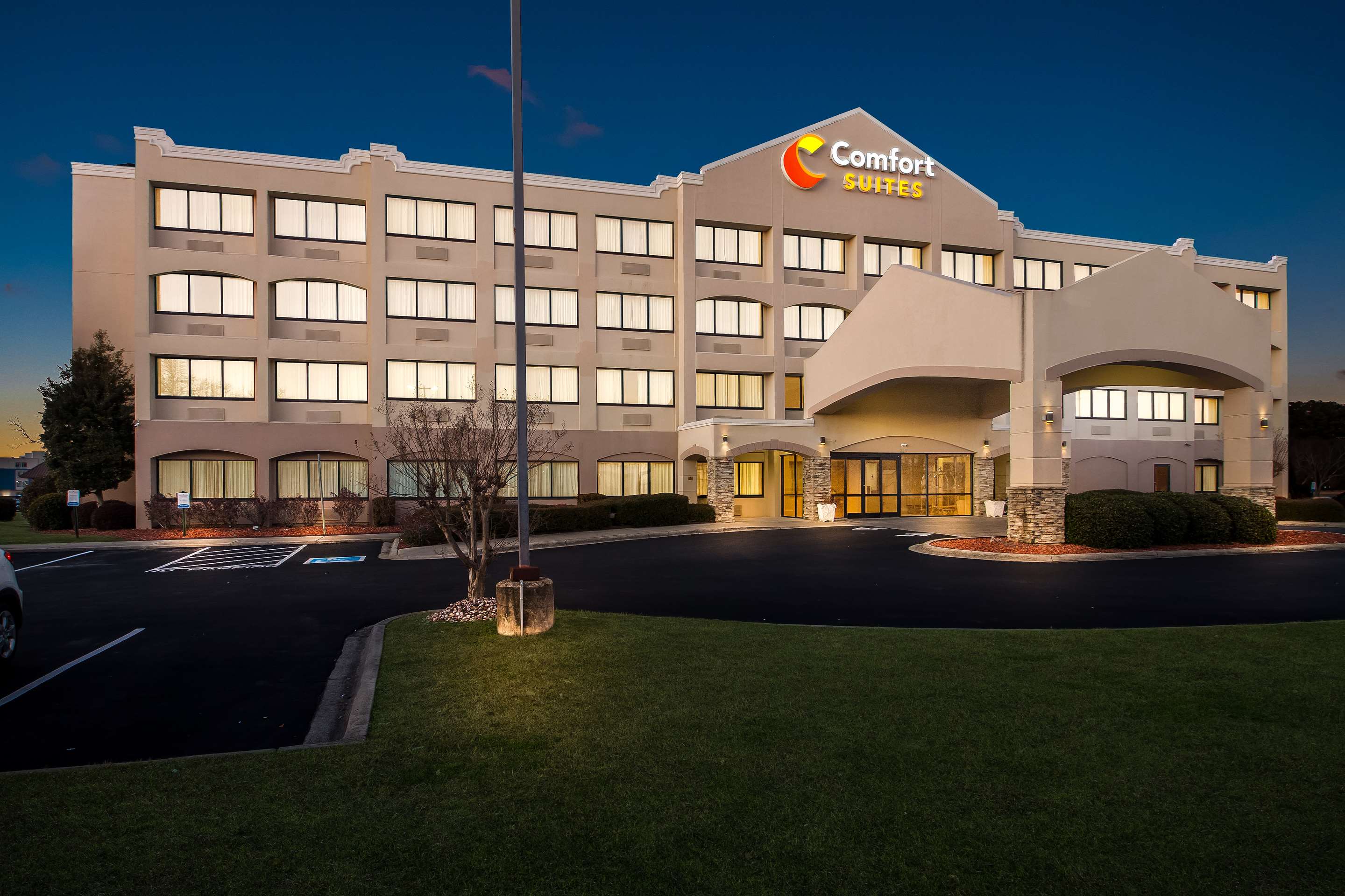 Twilight | Comfort Suites Lumberton