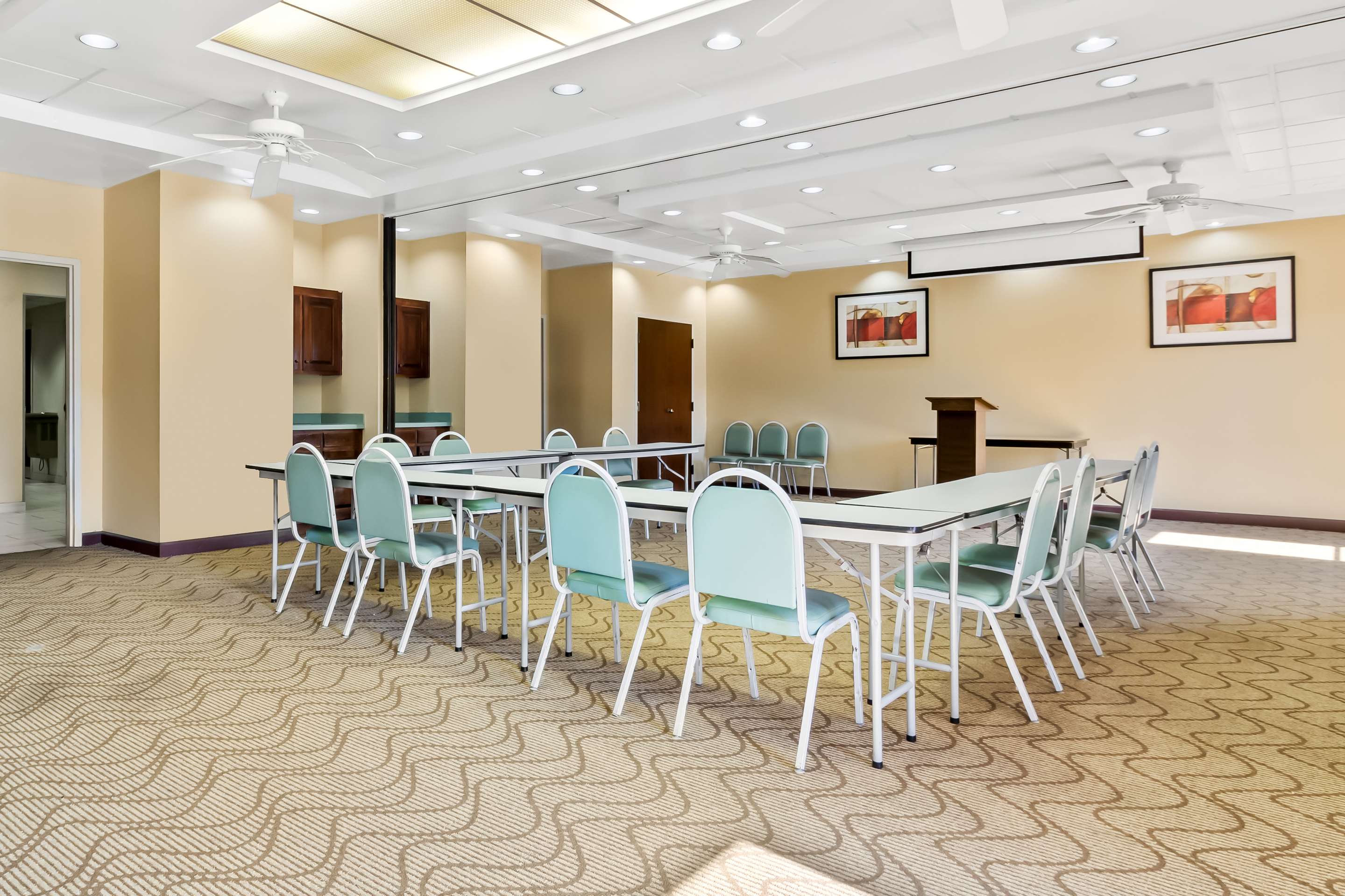Meeting room | Comfort Suites Lumberton