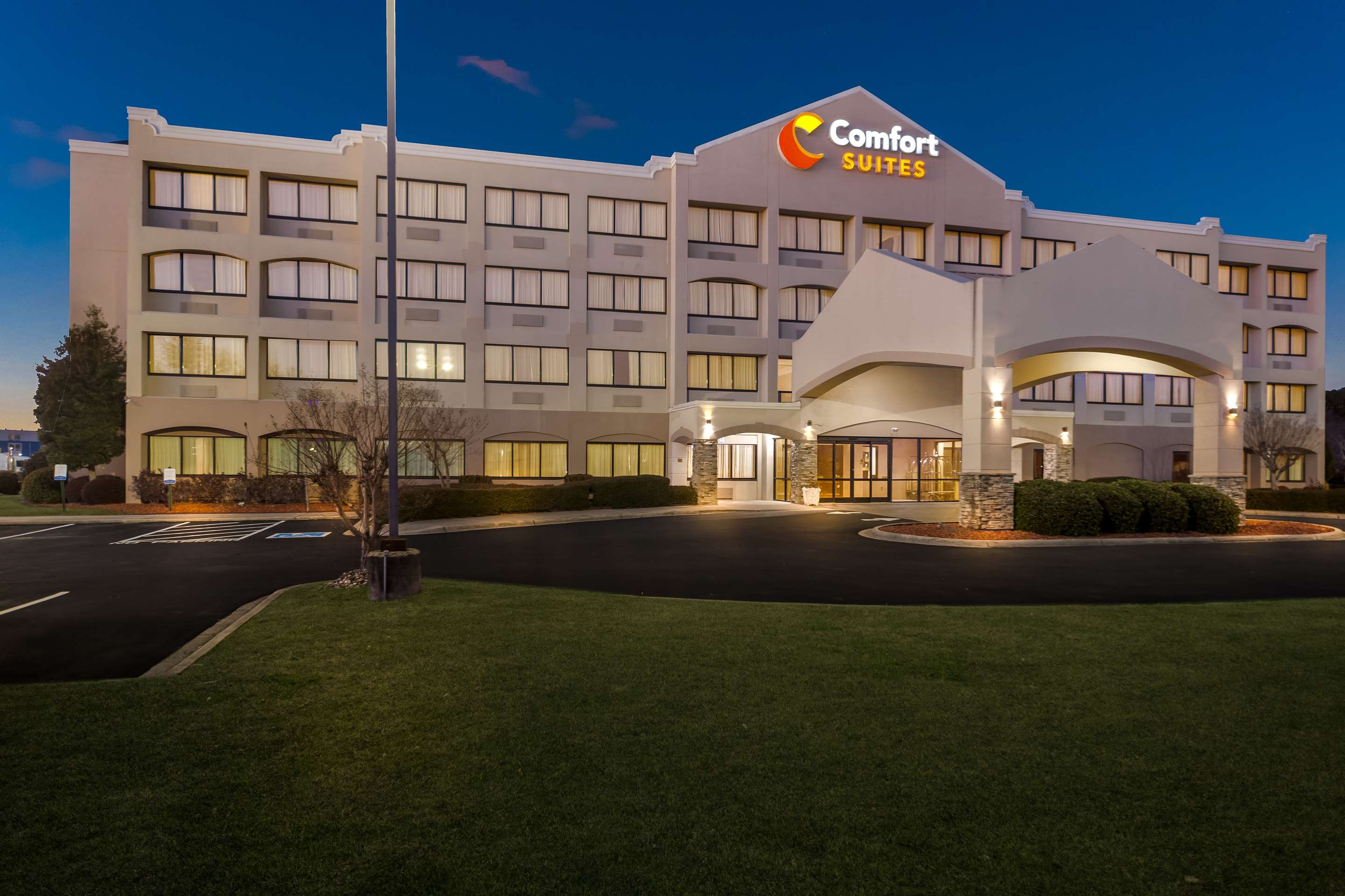 Twilight | Comfort Suites Lumberton