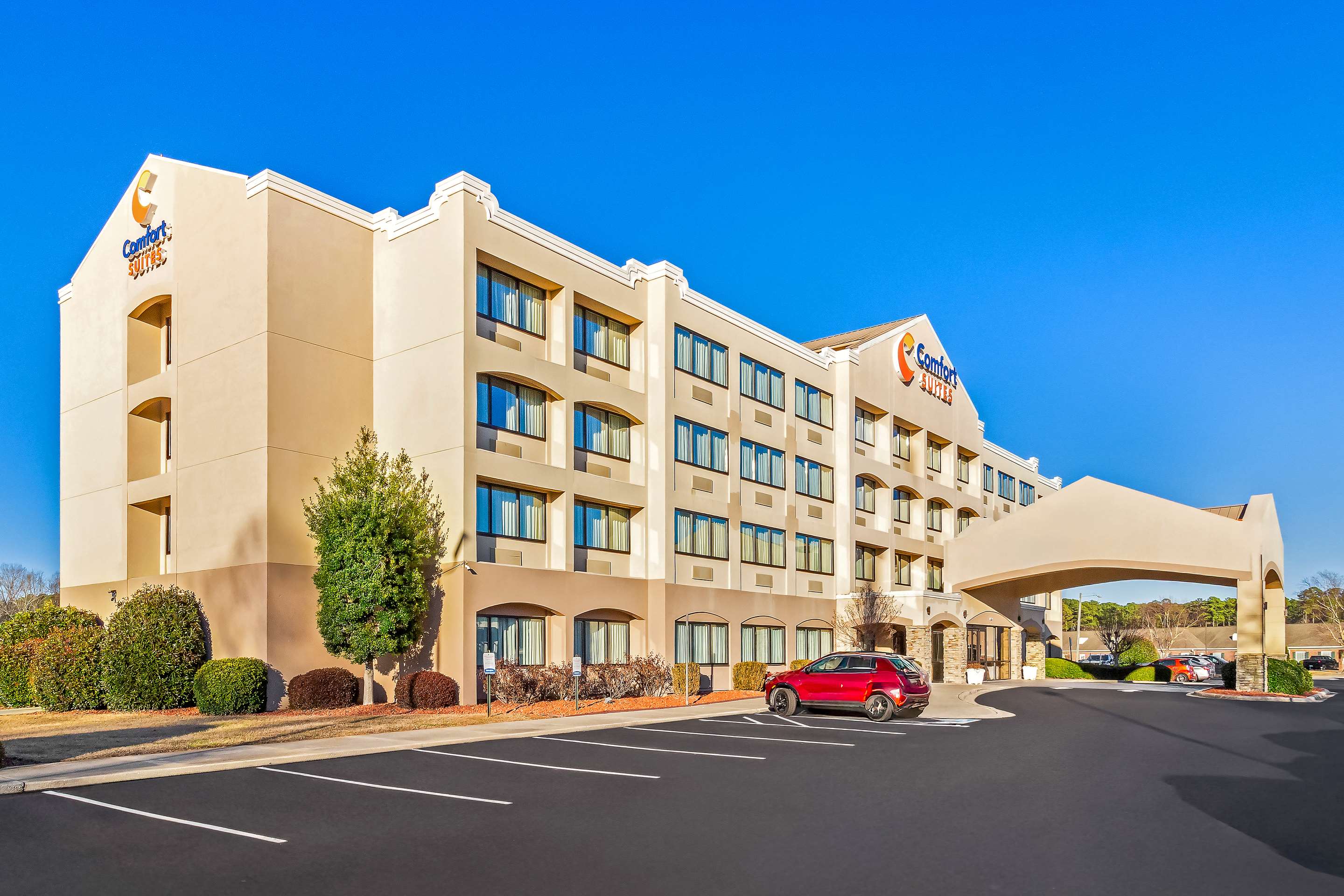 Hotel exterior | Comfort Suites Lumberton