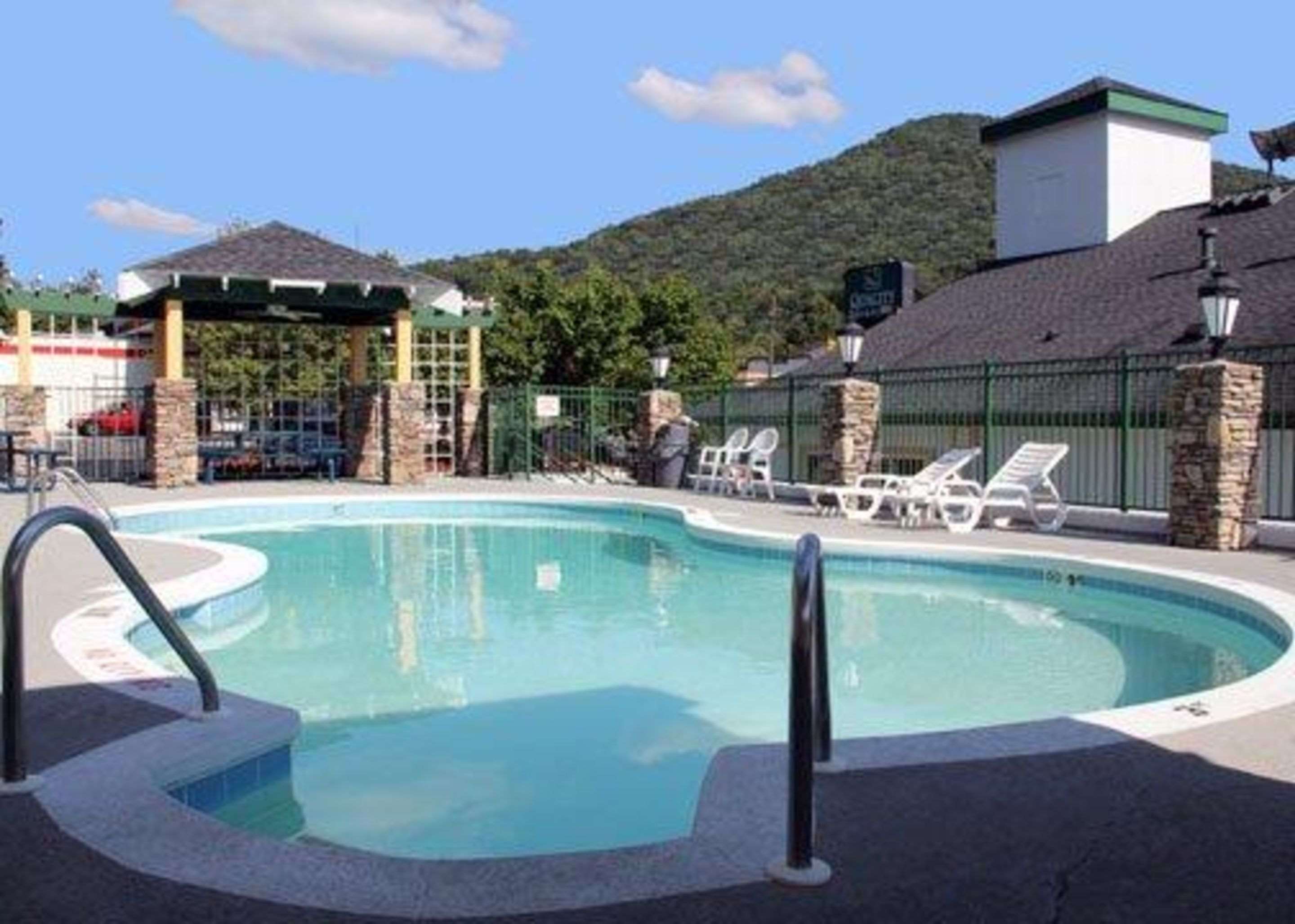 Outdoor pool with view | Quality Inn & Suites Biltmore East