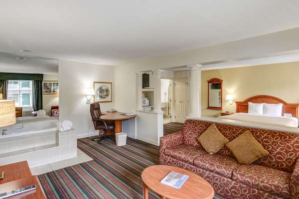  - Quality Inn & Suites Asheville - I-40, Exit 55