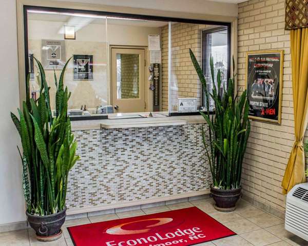  - Econo Lodge Creedmoor
