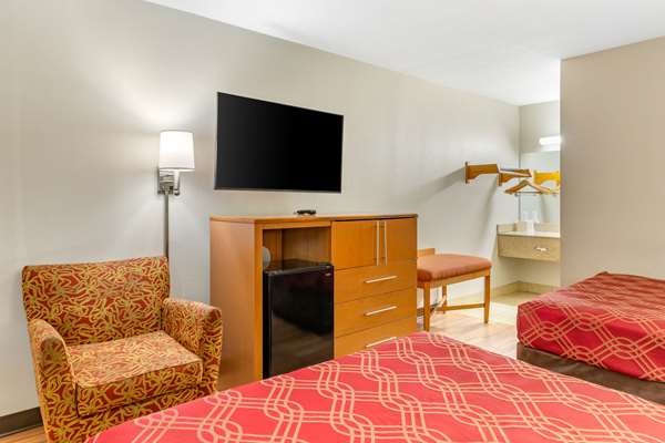  - Econo Lodge Creedmoor