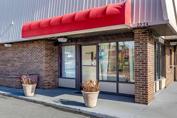 Exterior view - Econo Lodge Creedmoor