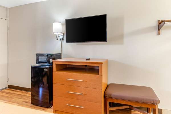  - Econo Lodge Creedmoor