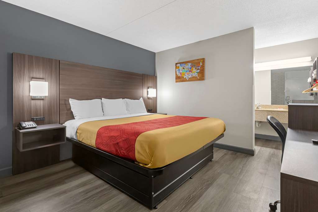 ECONO LODGE CREEDMOOR - BUTNER-guestroom-Guest Room,On-Site.jpg