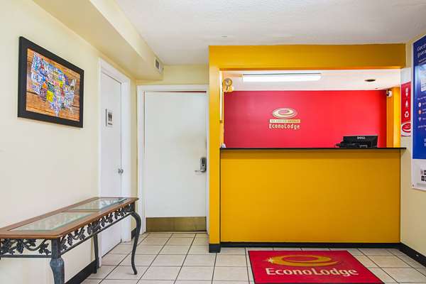  - Econo Lodge Durham - I-40, Exit 278