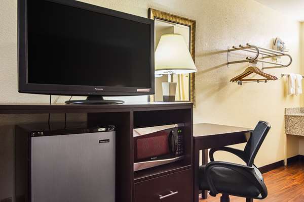  - Econo Lodge Durham - I-40, Exit 278