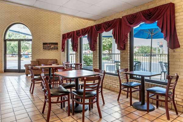 Amenities - Econo Lodge Fayetteville - I-95, Exit 49