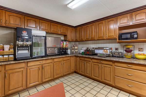 Amenities - Econo Lodge Fayetteville - I-95, Exit 49