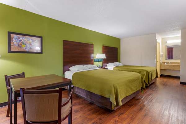  - Econo Lodge Fayetteville - I-95, Exit 49