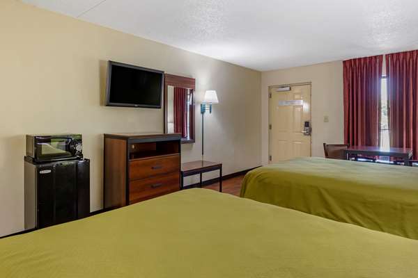  - Econo Lodge Fayetteville - I-95, Exit 49