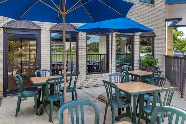  - Econo Lodge Fayetteville - I-95, Exit 49