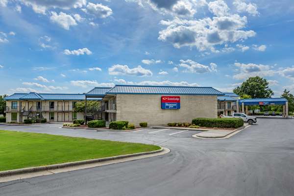 Exterior view - Econo Lodge Fayetteville - I-95, Exit 49