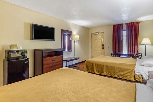 - Econo Lodge Fayetteville - I-95, Exit 49