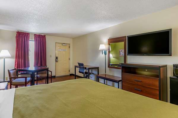  - Econo Lodge Fayetteville - I-95, Exit 49