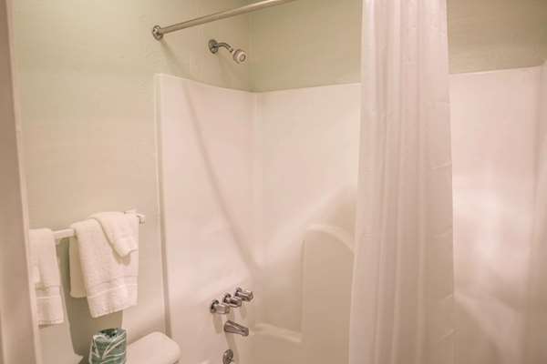  - Econo Lodge Crystal Coast Morehead City