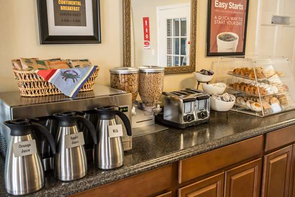 Amenities - Econo Lodge Crystal Coast Morehead City