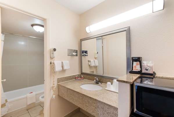  - Econo Lodge North Washington