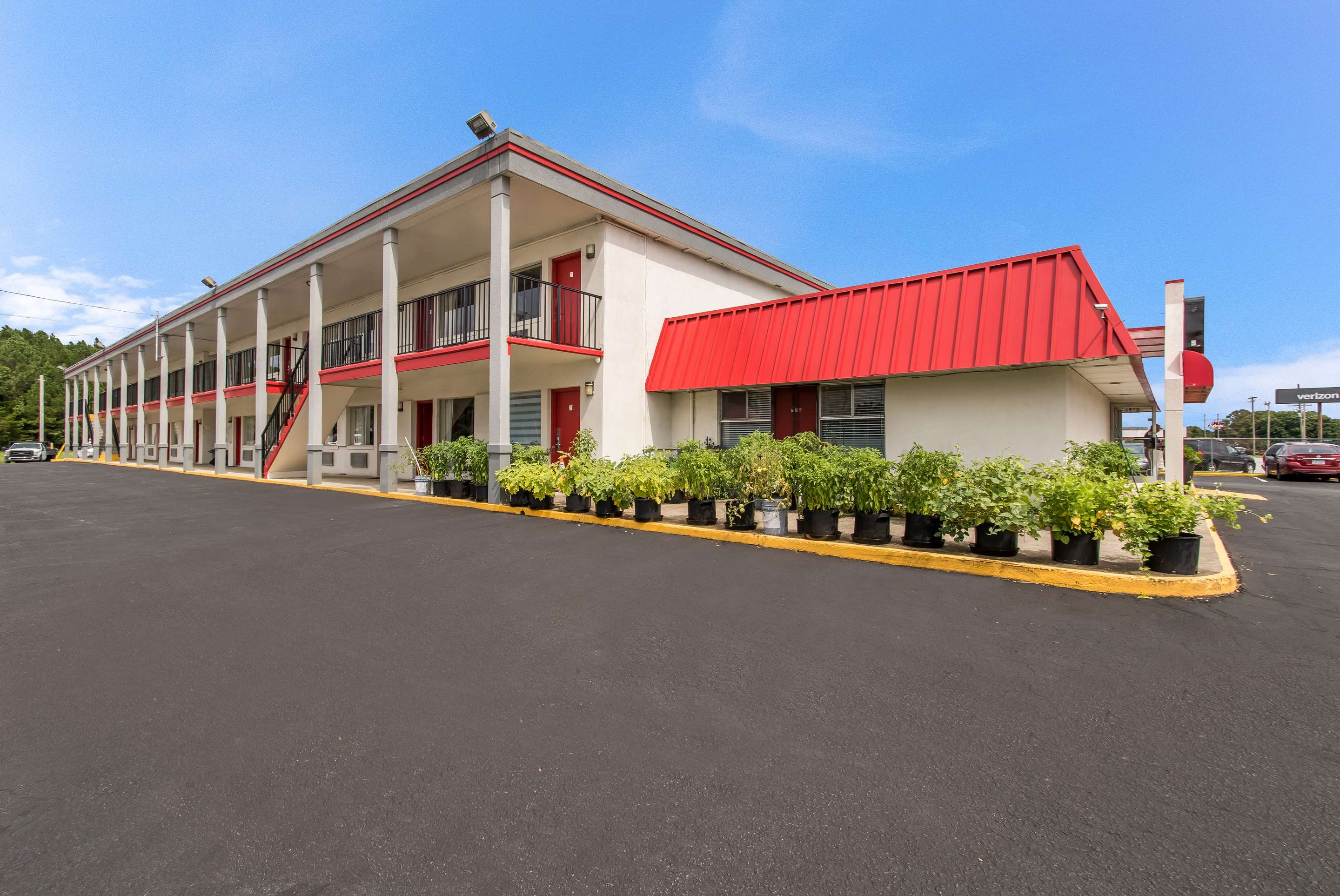 Hotel exterior | Econo Lodge North Washington