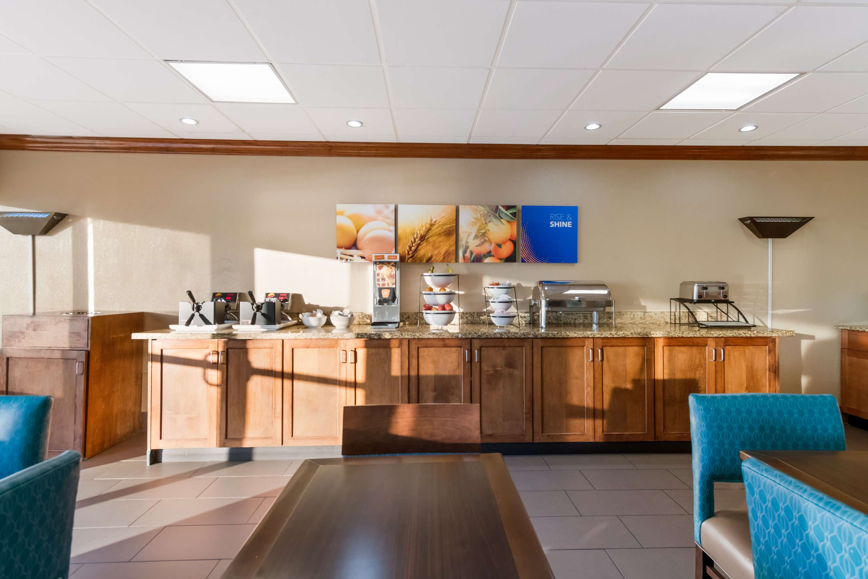 Breakfast counter
