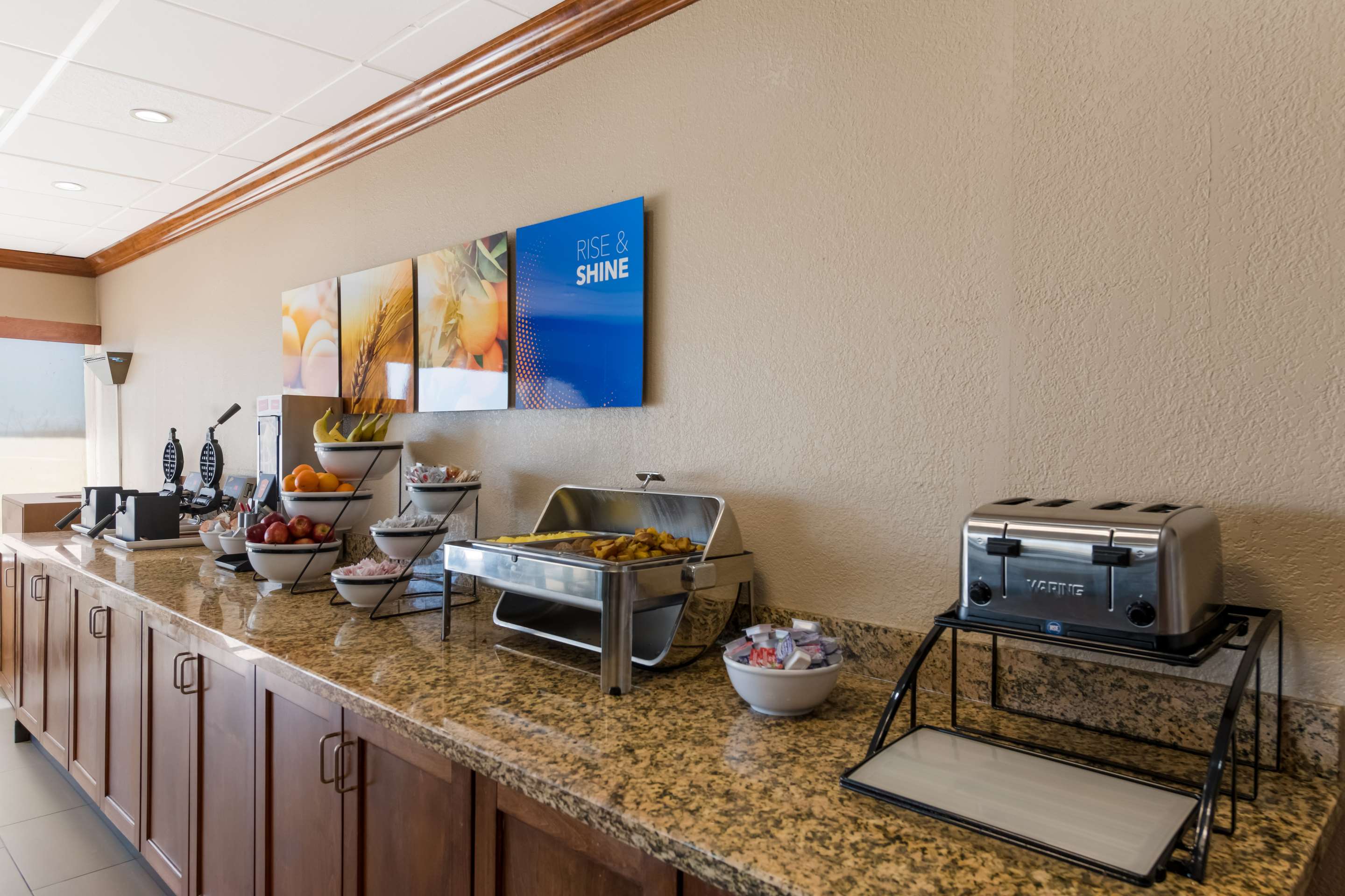 Breakfast counter