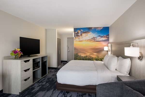  - Clarion Pointe Hotel near Cherokee Area Sylva