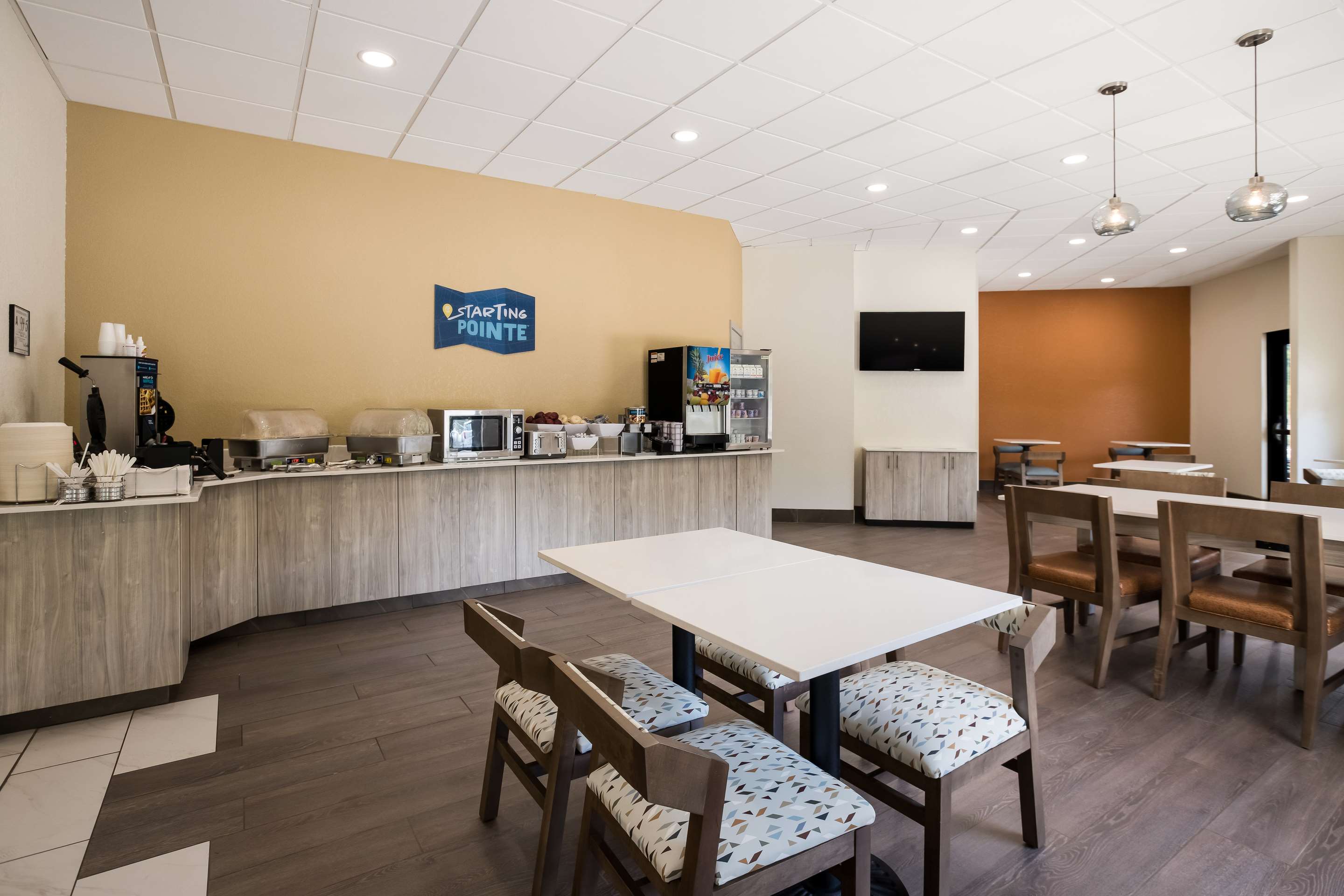 Spacious breakfast area | Clarion Pointe Sylva near Cherokee Area