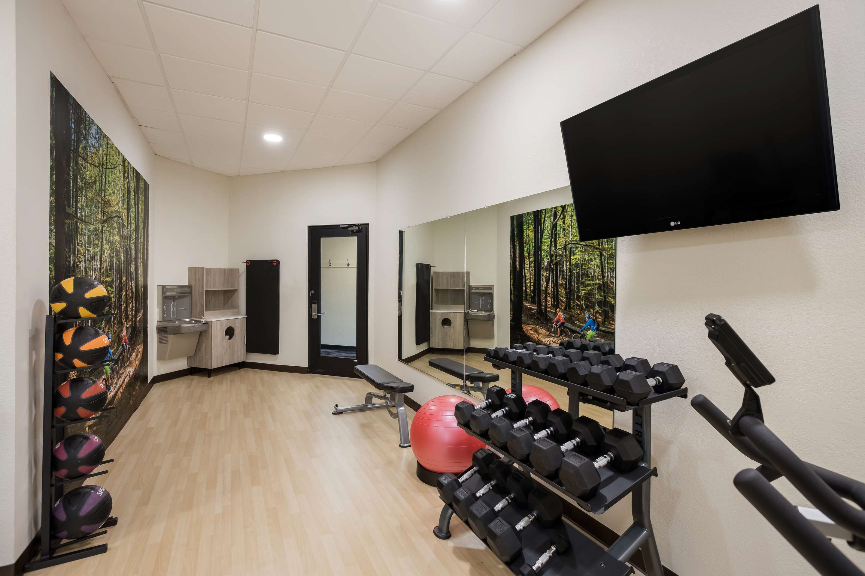Fitness center | Clarion Pointe Sylva near Cherokee Area