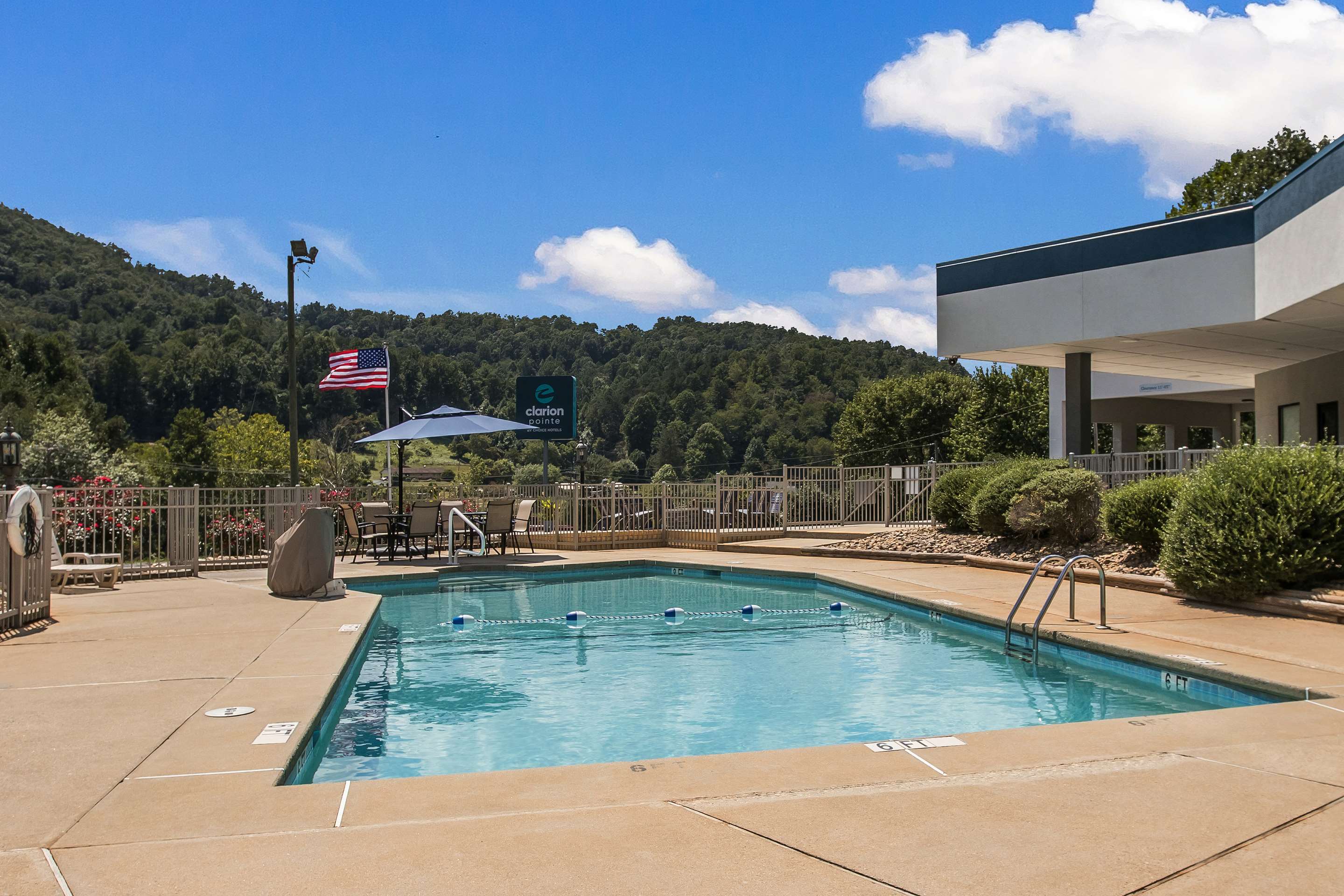 Outdoor pool | Clarion Pointe Sylva near Cherokee Area