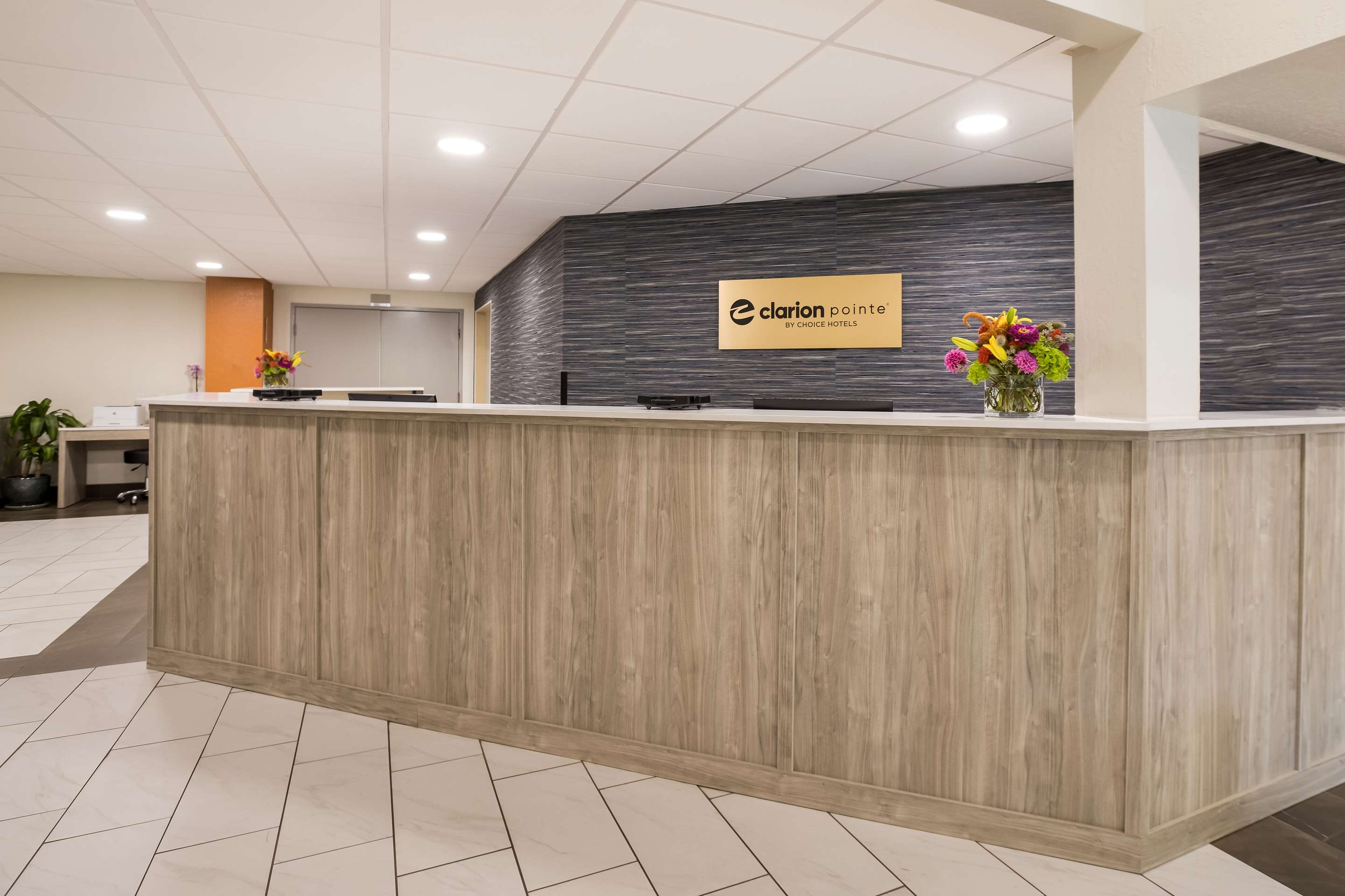 Front desk | Clarion Pointe Sylva near Cherokee Area