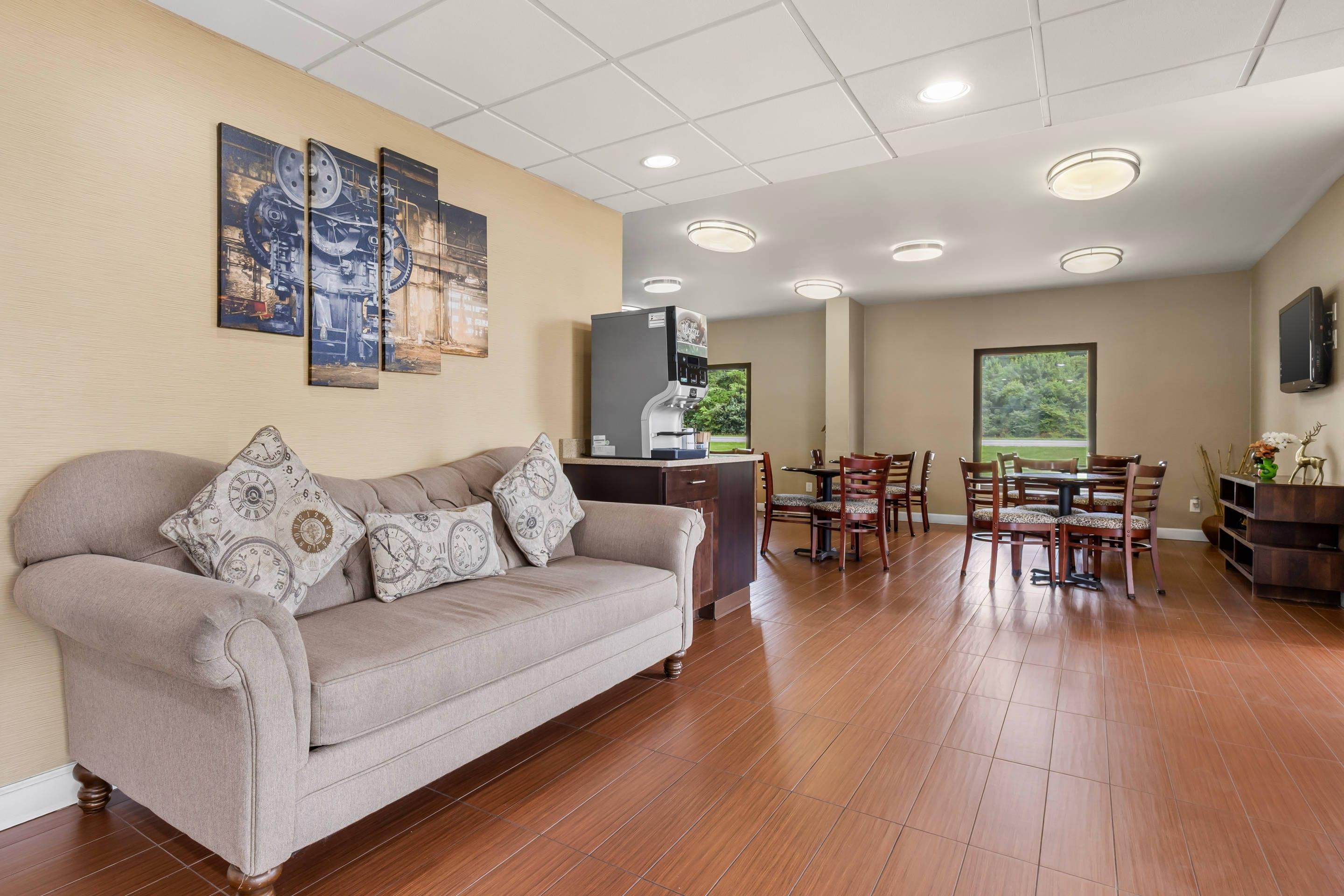 Hotel lobby | Quality Inn Kinston Hwy 70